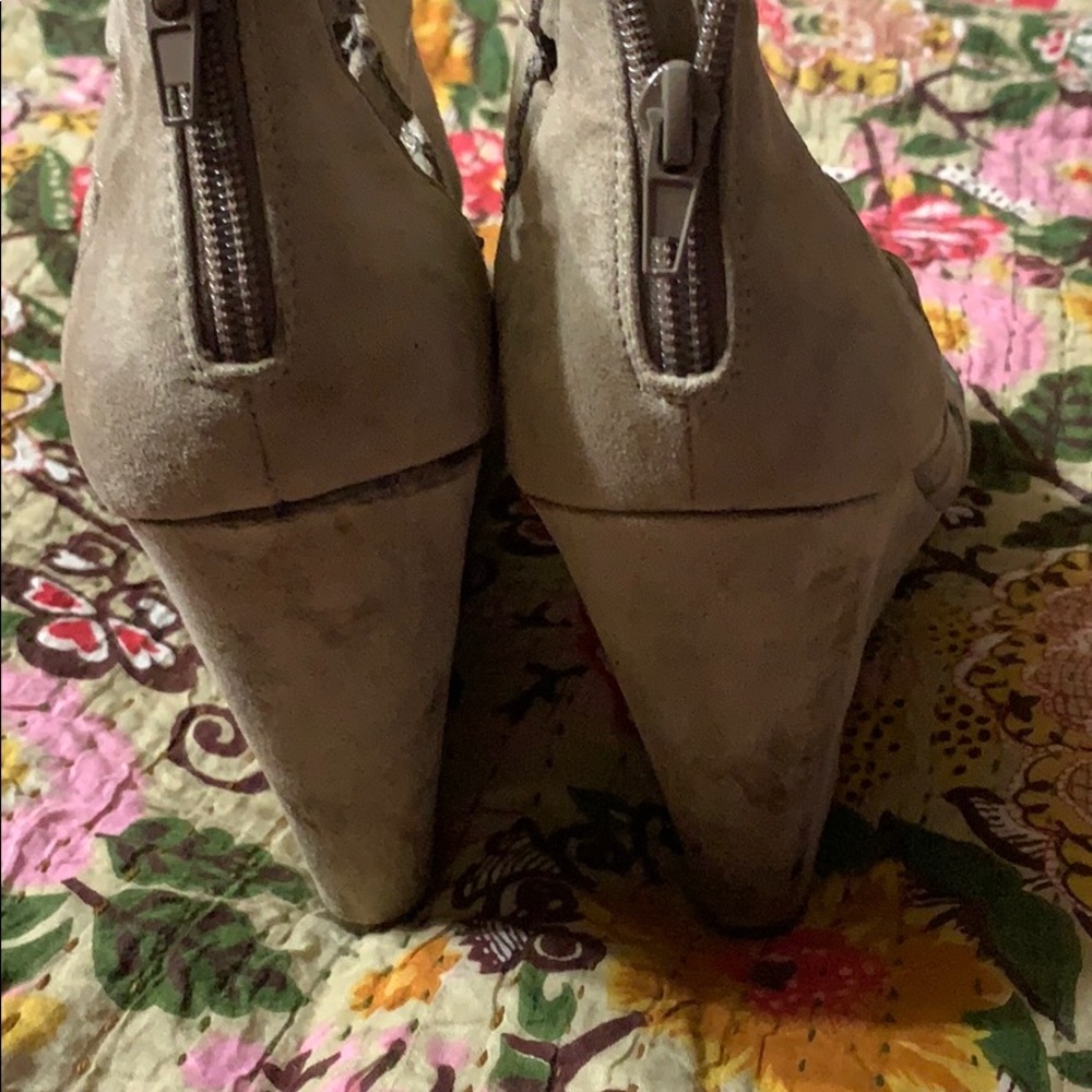 Wedges - Picture 3 of 3